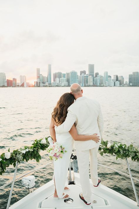 Wedding Boat Decorations, Wedding On The Yacht, Wedding Yacht Ideas, Wedding Yacht, Yacht Elopement, Yacht Wedding Ideas, Wedding On A Boat, Boat Wedding Photos, Yatch Pre Wedding