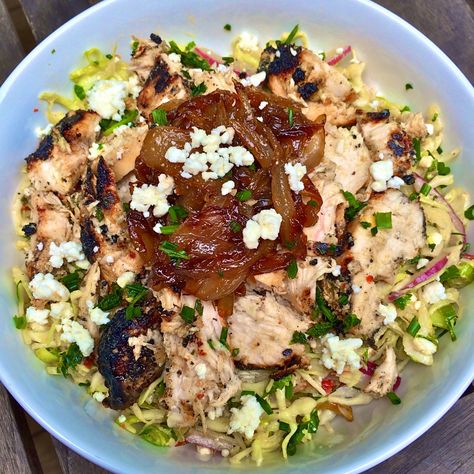 Haute + Heirloom: Copycat Recipe: Zoe’s Kitchen Protein Power Plate with Greek Yogurt Marinated Grilled Chicken, Greek Feta Coleslaw, + Cara... Feta Coleslaw, Chicken Greek, Zoes Kitchen, Quick Healthy Lunch, Power Plate, Protein Power, Vinaigrette Recipes, Coleslaw Recipe, Grilled Chicken Recipes