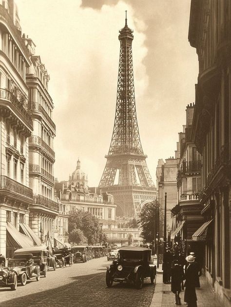 1940s Paris Aesthetic, Old Paris Aesthetic Vintage, Paris 1800 Aesthetic, Paris 1920s Aesthetic, 1920 Paris, Vintage Paris Aesthetic, Vintage Eiffel Tower, Parisian Architecture, Eiffel Tower In Paris