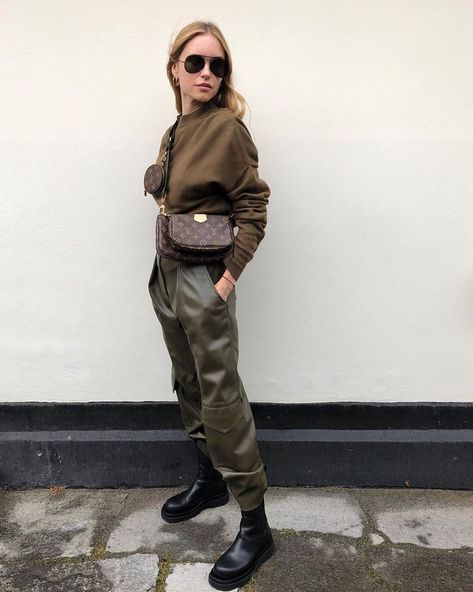 Women Cargo Pants Outfit, Pernille Teisbaek, Cargo Pants Outfits, Boot Outfits, Women Cargo Pants, Cargo Pants Outfit, Practice Outfits, Glad Rags, Winter Mode