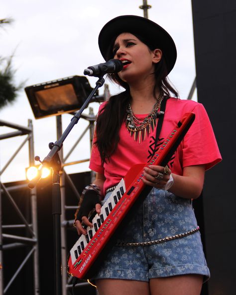 Javiera Mena en Represent Chile Adidas, Parque las Esculturas, SCL, Diciembre 2012. Baseball Bat, Adidas, Baseball, Music