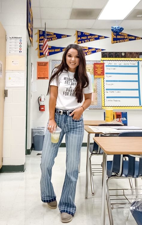 Western Outfits Teacher, Western Outfits Women Teacher, Cavenders Outfits Women, Western Day Spirit Week Outfit Teacher, Western Outfits Women Casual Summer, Western Pants Outfit, Indie Western Outfits, Teacher Outfits Western, Country Teacher Outfits