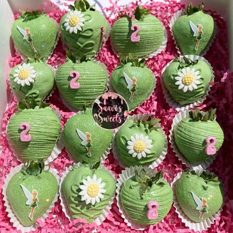 Tinkerbell Strawberries, Fairy Themed Chocolate Covered Strawberries, Tinkerbell Food Ideas, Fairy Chocolate Covered Strawberries, Tinkerbell Cakepops, Tinkerbell Desserts, Tinkerbell 1st Birthday Party Ideas, Tinker Bell 1st Birthday Party, Tinker Bell Sweet 16