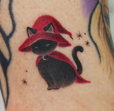 Cat Familiar Tattoo, Cute Tattoo Cover Up Ideas, Vampire Cat Tattoo, Small Gothic Tattoos For Women, Lofi Tattoo, Witchy Cat Tattoo, Gotik Tattoo, Cute Halloween Tattoos, Petit Tattoo