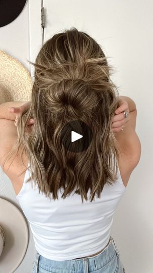 Half Up Half Down Hair Messy, Half Up Messy Bun, Up Messy Bun, Messy Bun Hairstyle, Half Up Half Down Short Hair, Messy Bun For Short Hair, Easy Formal Hairstyles, Half Bun Hairstyles, Night Hairstyles