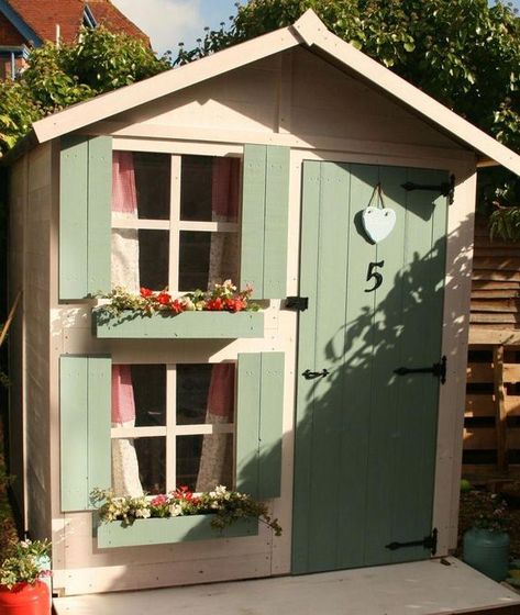 Pretty little playhouse / Source: http://www.gingerandmay.co.uk/blog/pretty-little-playhouse #backyard #playhouse #play #house #outdoor #bvhconstruction #pinehursthomebuilder #pinehurstnc Playhouse Exterior, Playhouse Interior Ideas, Playhouse Interior, Outside Playhouse, Kids Indoor Playhouse, Playhouse Kits, Kids Playhouse Outdoors, Playhouse Ideas, Playhouse Plans