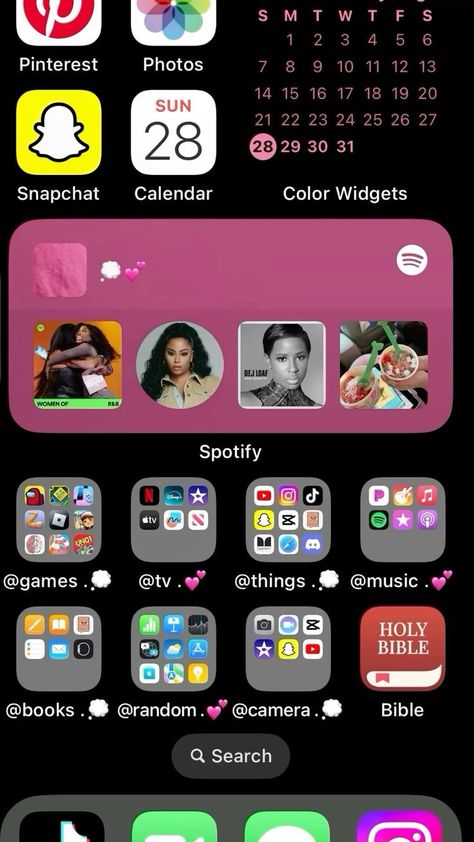 Wallpaper Set Up, Iphone Lockscreen Design, Theme Iphone Aesthetic, App Layout Iphone Homescreen, Organizing Phone Apps Aesthetic, I Phone Layout Ideas, Phone Set Up Ideas, Lock Screen Wallpaper Ideas, Phone Screen Layout