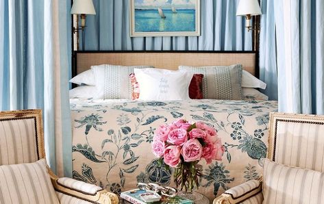 20 Interior Designers I Would Hire {part I} Mark Sikes, Blue Linen Bedding, Hollywood Hills Homes, Mark D Sikes, Traditional Bedroom, New Traditional, Hollywood Hills, Classic Decor, Blue Bedroom