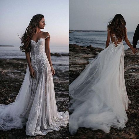 Beach Bride Dress Ocean, Wedding Dresses Tropical, Ocean Inspired Wedding Dress, Beachy Wedding Dress Boho, Wedding Beach Dresses, Barn Wedding Dresses, Beach Wedding Dress Flowy, Beach Boho Wedding Dress, Hawaii Wedding Dress