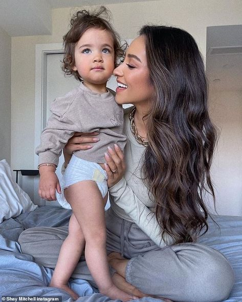 Shay Mitchell says marriage may not 'be in the cards' for her and beau Matte Babel | Daily Mail Online Shay Mitchell Hair, Famous Moms, Dark Brunette Hair, Bronde Hair, Brunette Color, Shay Mitchell, Female Actresses, Hair Inspiration Color, Brunette Hair