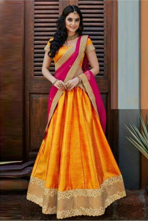 Indian Fashion Lehenga, भारतीय दुल्हन संबंधी, Lehenga Sari, डिजाइनर कपड़े, Simple Lehenga, Half Saree Lehenga, Saree Bollywood, Lehnga Dress, Half Saree Designs