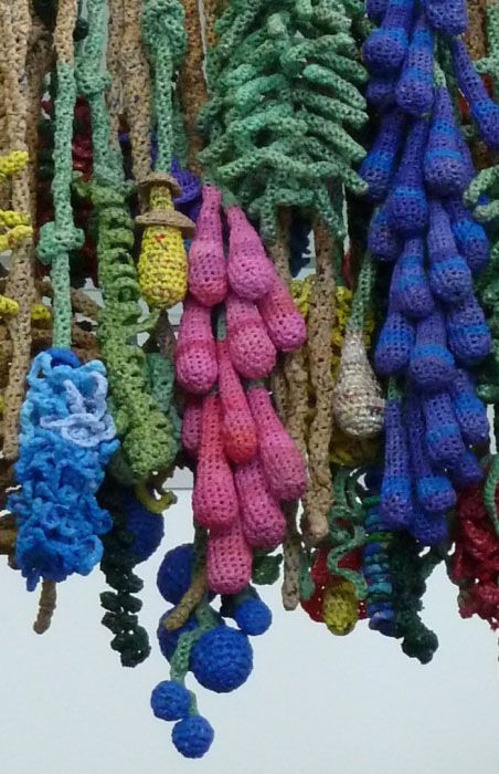 crochet plastic bag art detail Nature Based Plarn Crochet Artist Barbara De Pirro Plarn Crochet, Plastic Bag Crochet, Knit Art, Form Crochet, Textile Fiber Art, Hand Crochet Baby Blanket, Stitch Crochet, Freeform Crochet, Weaving Art