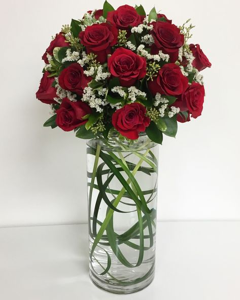 Wine Red Floral Arrangements, Red Roses Arrangements Valentines, Red Roses Vase, Ruby Red Floral Arrangements, Sweet 15 Party Ideas Quinceanera, Church Altar Decorations, Hotel Flowers, Red Rose Clear Vase, Flower Decorations Diy