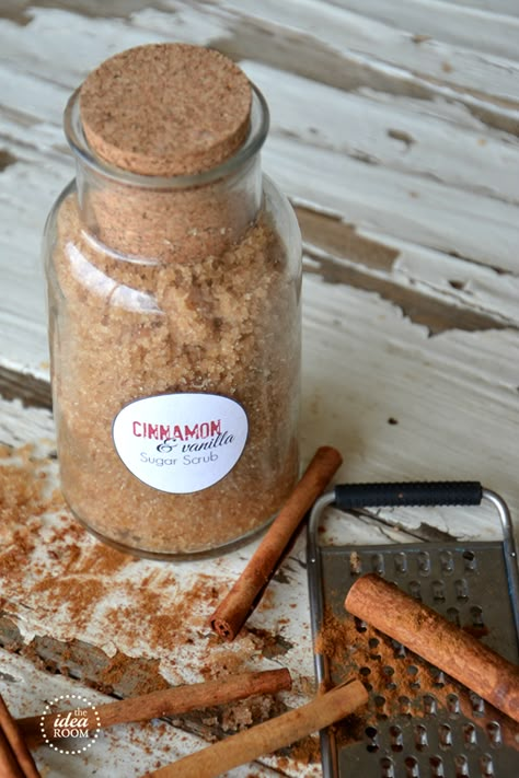 Cinnamon-vanilla-sugar-scrub | theidearoom.net Sugar Scrub Homemade Recipe, Vanilla Sugar Scrub, Homemade Body Scrubs, Diy Body Scrubs, Homemade Scrubs, Diy Scrubs, Salt Scrubs, Bath Scrubs, Body Scrub Recipe