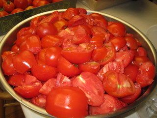 Picture of Vegetable juice and tomato sauce Steam Canning, Steam Juicer, Tips To Draw, Canned Vegetables, Juicer Recipes, Fiber Rich Foods, Steamed Vegetables, Vegetable Juice, Hobby Farms