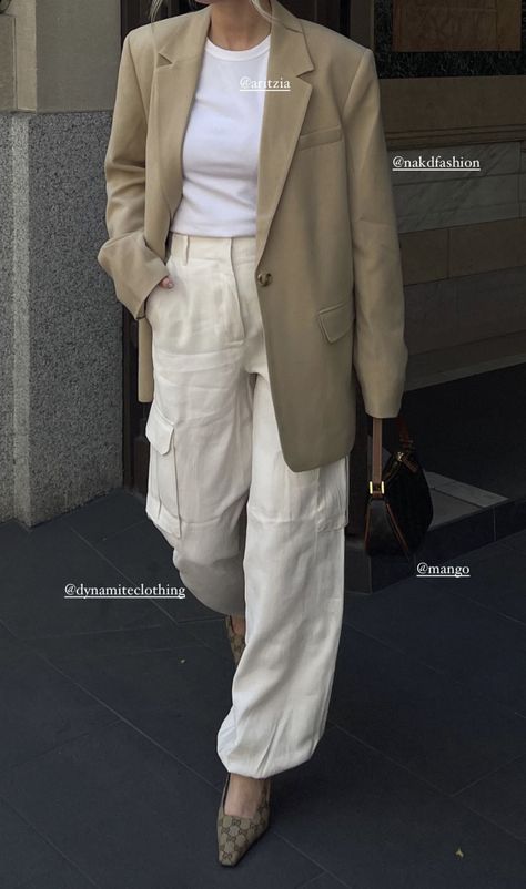 Winter Outfit Woman, Blazer Beige, Office Attire, Future Fashion, Fitted Blazer, White Pants, Women's Summer Fashion, Spring Summer Outfits, Winter Outfit