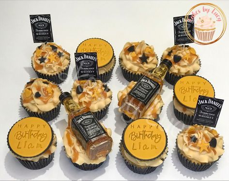 Jack Daniels cupcakes Jack Daniels Cupcakes, Infused Desserts, Jack Daniels Cake, 26 Birthday Cake, Whiskey Art, 26 Birthday, Apple Birthday, Alcohol Cake, Boozy Cupcakes