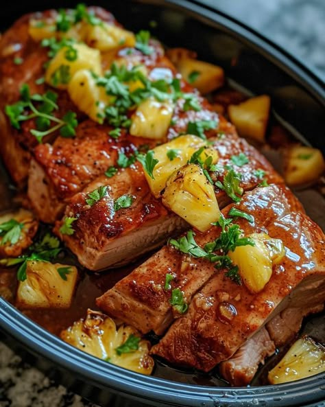 This dish is so delicious, I can't control myself. Send help! Slow Cooker Pineapple Pork, Slow Cooker Kitchen, Pork Loin Roast Recipes, Pineapple Pork, Slow Cooked Pork, Pork Loin Recipes, Diner Recept, Meals Recipes, Tenderloin Recipes