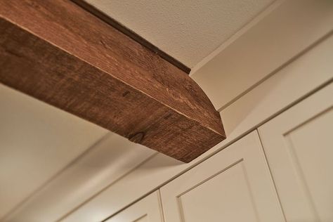 Wood Beam Ceiling Kitchen, Wood Beams In Kitchen, New England Style Kitchen, Ceiling Beams Living Room, Ceiling Crown Molding, Cabinets To Ceiling, Beams Living Room, Molding Ceiling, Ceiling Trim