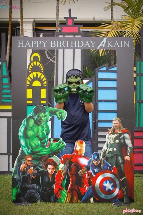 Avengers Birthday Party Ideas, Birthday Captain, Avengers Birthday Party Decorations, Avenger Party, Adventure Birthday Party, Hulk Party, Avengers Birthday Party, Marvel Birthday Party, Marvel Birthday