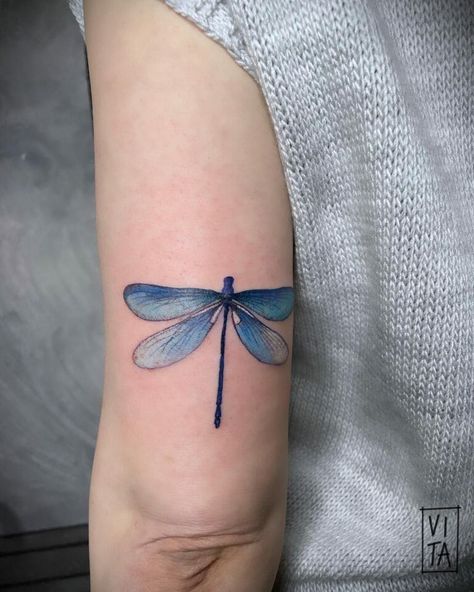 Blue Dragon Fly Tattoo, Coraline Dinner, Dragonfly Tattoos, Fly Tattoo, Christian Sleeve Tattoo, Dragonfly Tattoo Design, Tattoo Shading, Knife Tattoo, Colorful Dragonfly