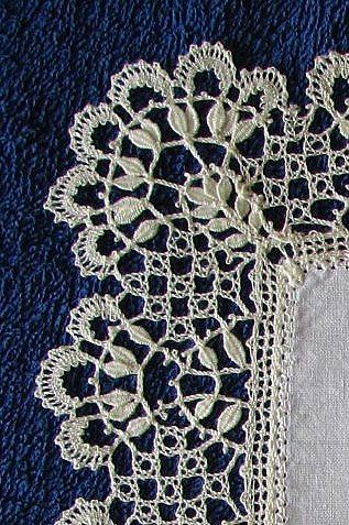 Crochet Border Patterns, Cluny Lace, Bobbin Lacemaking, Lace Inspiration, Crochet Geek, Bobbin Lace Patterns, Lace Designs, Point Lace, Crochet Borders