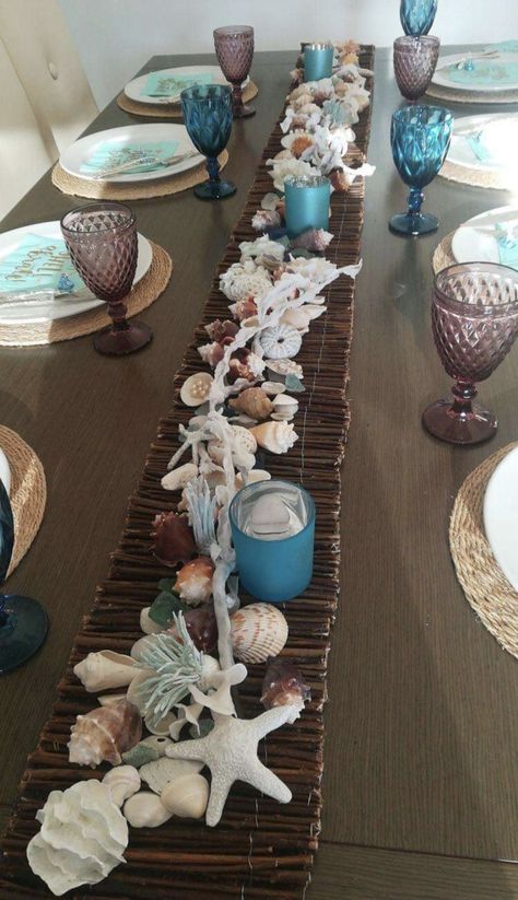 Beach Dinner Party Food, Beach Theme Table Setting, Shell Centerpieces Table Decorations, Shell Table Setting, Beach Theme Table Decorations, Beach Themed Wedding Centerpieces, Beach Table Settings, Beach Theme Centerpieces, Beach Table Decorations