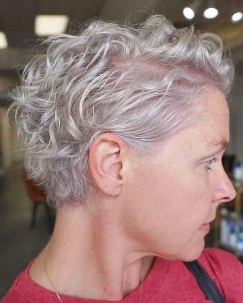 Quick Easy Short Hairstyles, Short Hairstyles For Thinning Hair, Hairstyles For Thinning Hair, Pixie Cut Curly Hair, Easy Short Hairstyles, Easy Hairstyles For Short Hair, Short Hairstyles Ideas, Curly Pixie Cut, Short Curly Hairstyles For Women