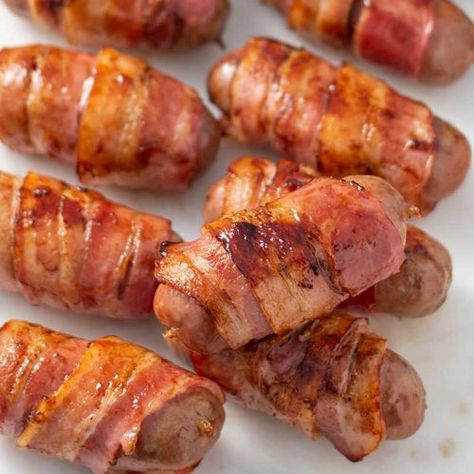 Keto Pigs in Blankets - Low Carb "Bacon Wrapped" Sausages - Too EASY! Cookies Bites, Pigs In A Blanket Recipe, Bacon Wrapped Sausages, Fingerfood Baby, Bacon Wrapped Appetizers, Pigs In Blankets, Lamb Ribs, Asparagus Soup, Meat Appetizers