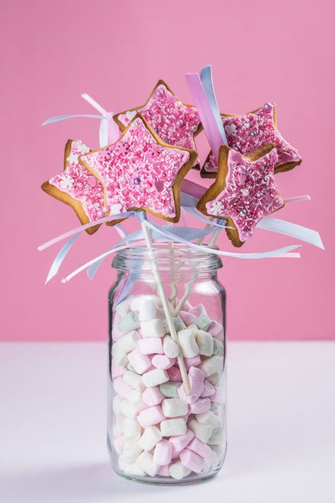 Fairy wand cookies. For the recipe, visit www.dollarsweets.com/recipes Wand Cookies, Fun Things To Make, Fairy Bread, Fairy Wands, Things To Make, Christmas Tea, Fairy Dust, Celebration Party, Fun Things