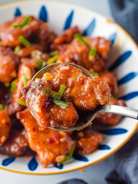 Honey Garlic Chicken in Air Fryer - Upstate Ramblings Honey Soy Chicken Air Fryer, Air Fryer Honey Chili Chicken, Honey Garlic Chicken Bites Air Fryer, Honey Garlic Chicken Air Fryer, Air Fryer Asian Chicken, Air Fryer Chicken Dinner, Air Fryer Honey Garlic Chicken, Honey Soy Sauce Chicken, Recipes With Chili Garlic Sauce