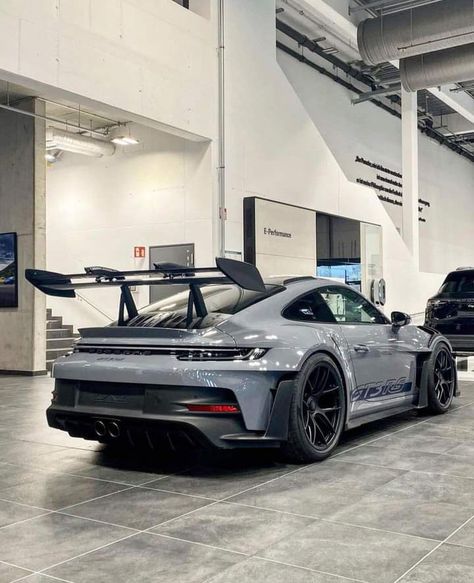 Porsche 992 Gt3 Rs, 992 Gt3 Rs, Porsche 550, Custom Bobber, Porsche Classic, Pimped Out Cars, Porsche 964, Porsche Gt3, Porsche Macan