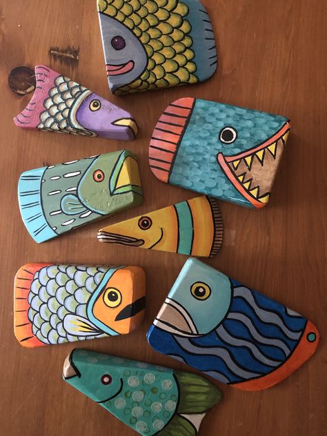 Wedges of wood hand painted into fish! Hand Painted Fish, Wood Fish Art, Painted Fish, Wooden Fish Art, Painted Fish On Wood, Diy Wooden Fish Decor, Painted Wooden Fish Ideas, Painted Wooden Fish, Wooden Fish Wall Decor Diy