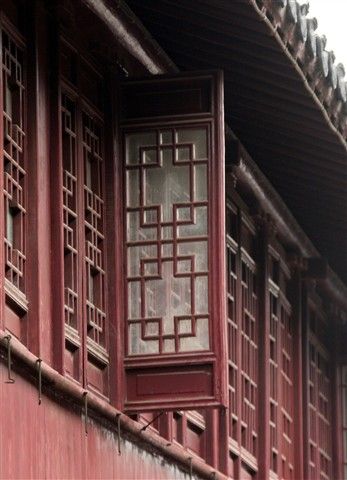 Asian Screen // Come by MIX on S La Brea and see all the beautiful screens we have from Asia. // MIXFurniture.com // blog.mixfurniture.com // #asianfurniturela Chinese Window Design, Chinese Window Frame, Asian Window, Asian Screen, Chinese Window, Chinese Style Interior, Asian Interior Design, Chinese House, China Architecture