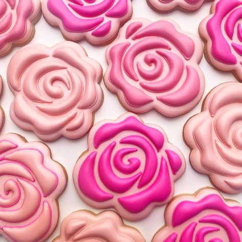 Stop and smell the roses...especially cookie roses. #decoratedcookies #cookiedecorating #sugarcookies #flowercookies #roses #rosecookies… Flower Sugar Cookies, Pink Sweets, Rose Cookies, Cupcakes Recipes, Spring Cookies, Summer Cookies, Pretty Cookies, Fancy Cookies, Creative Cookies