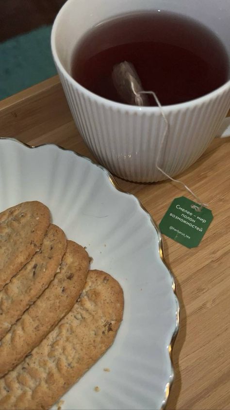 #tea #cookies #food #teatime #girly #beauty #beautyblog #evening #selfcare #aesthetic Tea And Cookies Aesthetic, Tea And Biscuits Aesthetic, Teatime Aesthetic, Tea With Cookies, Tea And Biscuits, Selfcare Aesthetic, Lockwood And Co, Tea Cookies, Snap Ideas