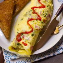 Denver Omelet Recipe. Denver Omelet, Omelets Recipe, Community Table, Fresh Smoothies, How To Cook Ham, Weekend Breakfast, Quick And Easy Breakfast, Breakfast Brunch Recipes, Perfect Breakfast