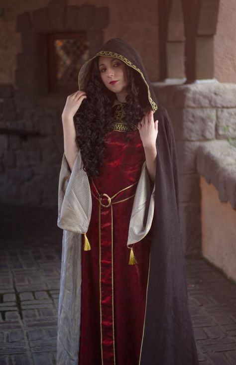 Mother Gothel Cosplay, Mother Gothel Costume, Gothel Costume, Tangled Cosplay, Descendants Dr, Mother Gothel, Rapunzel Cosplay, Social Dance, Matching Costumes