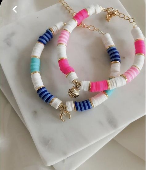 Handmade Accessories For Summer, Perle Heishi Bracelet, Bracelet Perle Plate Aesthetic, Bracelet Business, Clay Bracelets, Heishi Bracelet, Preppy Bracelets, Bracelet Summer, Preppy Jewelry