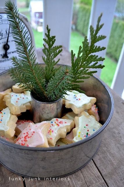 Festive junk food displays for your table - Funky Junk Interiors Funky Junk Interiors, Food Displays, Funky Junk, Primitive Christmas, Christmas Goodies, Cake Pan, Merry Little Christmas, Country Christmas, Food Festival