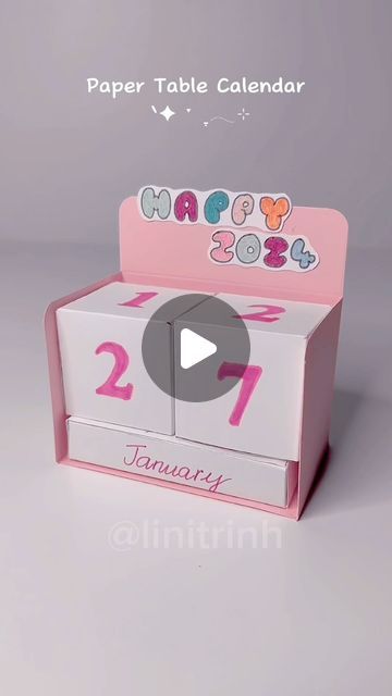 How To Make Cute Calendar, Cute Thing To Make With Paper, New Art And Craft Ideas, Calender Making Craft, Diy Calendar Aesthetic, How To Make Calendar Diy, What To Do When Bored Diy, Diy Mini Calendar, Creative Things To Make With Paper