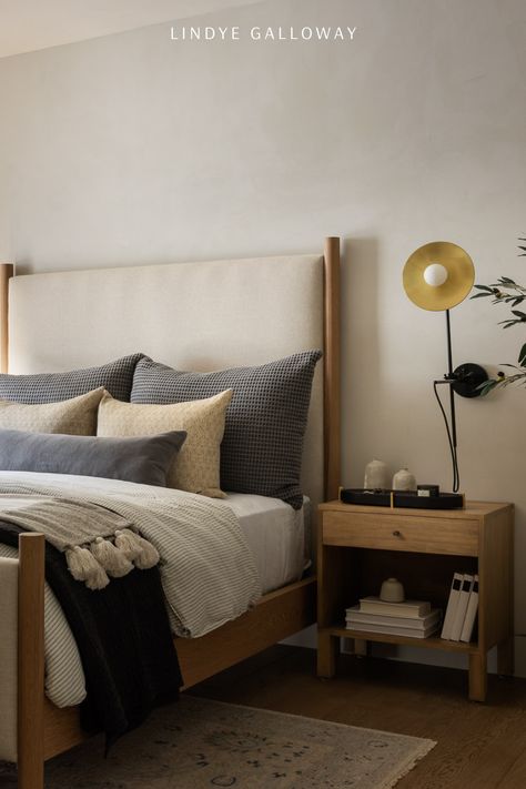 Bedroom design with a white oak bed and nightstand and eclectic lighting White Oak Bed, Bed And Nightstand, Lindye Galloway, Eclectic Lighting, Oak Bed, Oak Beds, Mid Century Design, Interior Design Inspiration, White Oak