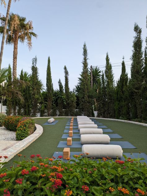 Yoga Workshop Ideas, Yoga Retreat Aesthetic, Wellness Retreat Ideas, Nutrition Workshop, Pilates Retreat, Brand Trip, Yoga Event, Manduka Yoga Mat, Travel Instagram Ideas