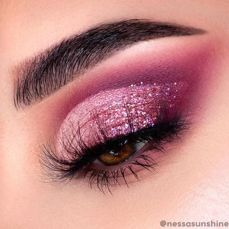 Pink Glitter Makeup, Mauve Eyeshadow, Pink Eyeshadow Look, Mekap Mata, Prom Eye Makeup, Pink Eye Makeup, Glitter Eye Makeup, Eye Makeup Pictures, Eye Makeup Designs