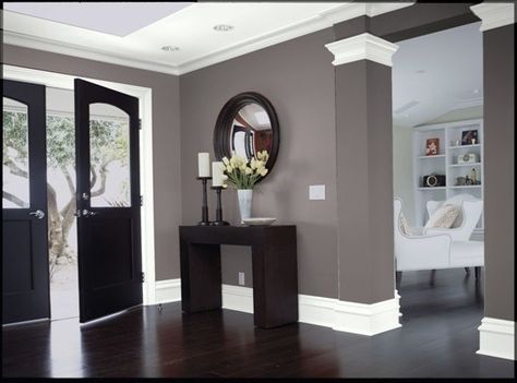 Decor ideas to update dark wood trim with the best paint colour Grey Walls White Trim, Gray Walls, Real Estat, Casa Vintage, Decor Minimalist, Style At Home, Grey Walls, Home N Decor, White Trim