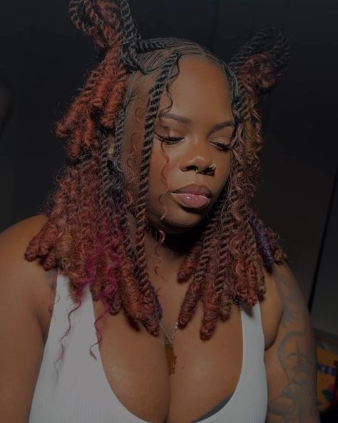 💜🧡🤎MY INVISIBLE LOCS 💜 If you don’t have these this summer ☀️ Fall 🍂🍁 whenever , where ever then you’re missing out 🫶🏾🙅🏾‍♀️🙅🏾‍♀️ ✨Booking link in bio click services check me out what I have to offer ✨ July bookings are open 🌿 #invisiblelocs #locs #chicagohairstylist Invisible Locks Hairstyle, Invisible Locs With Color, Invisible Locs With Curls, Invisible Locs Hairstyle, Invisible Locs, School Hair, Hair Locks, Pretty Braided Hairstyles, Natural Hair Braids