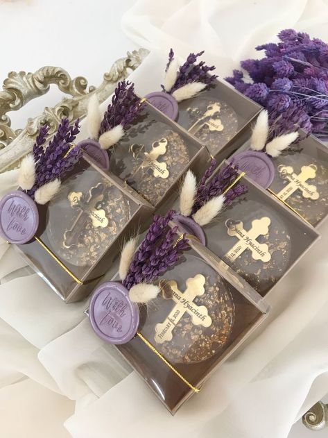 Purple Baptism Decorations, Baptism Gifts For Adults, Babtizum Party Ideas, Baptism Recuerdos, Baptism Favors For Boys, Baptism Party Decor, Baby Dedication Party, Baptism Favors Girl, Fairy Party Favors