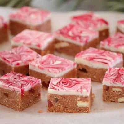 Turkish Delight Slice - Bake Play Smile Jelly Slice, No Bake Slices, Slice Recipes, Layered Dessert, Chocolate Slice, Tray Bake Recipes, Cakes Slices, Tray Bake, Cherry Cheesecake