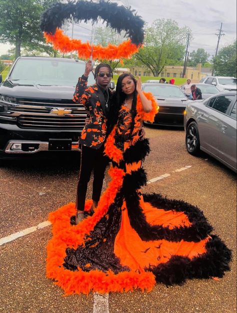 Prom Fits Couples, Orange Prom Couple, Matching Prom Outfits For Couples, Prom After Party Outfit, Prom Ideas Black Couples, Prom Black People, Prom Date Pictures, Hood Prom, Prom Ideas