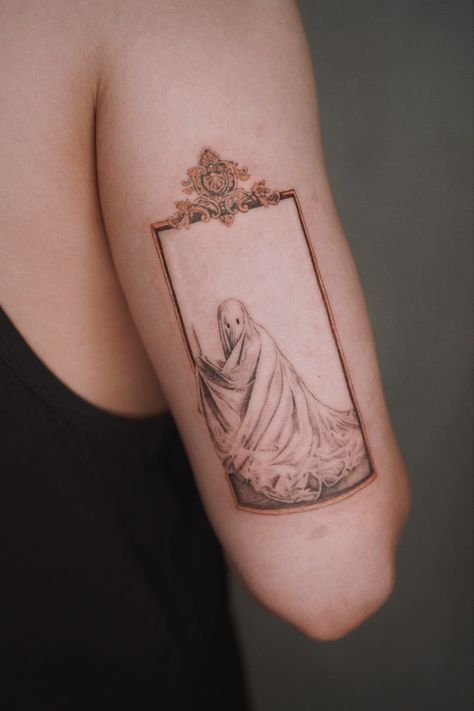 Ghost In Frame Tattoo, Ghost In Window Tattoo, Gilded Frame Tattoo, Realistic Ghost Tattoo, Ghost Mirror Tattoo, Framed Painting Tattoo, Black And White Fine Line Tattoo, Ghost In Mirror Tattoo, Gold Frame Tattoo